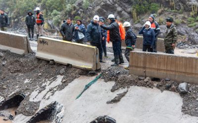 Subsecretario de Obras Públicas inspecciona puente mecano en San Alfonso.