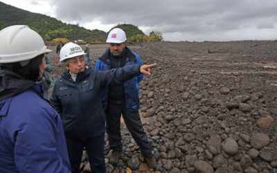 Ministra del MOP, Jessica López: “En lo que va del sistema frontal hemos tenido más de 200 cortes de caminos, principalmente en la precordillera”.