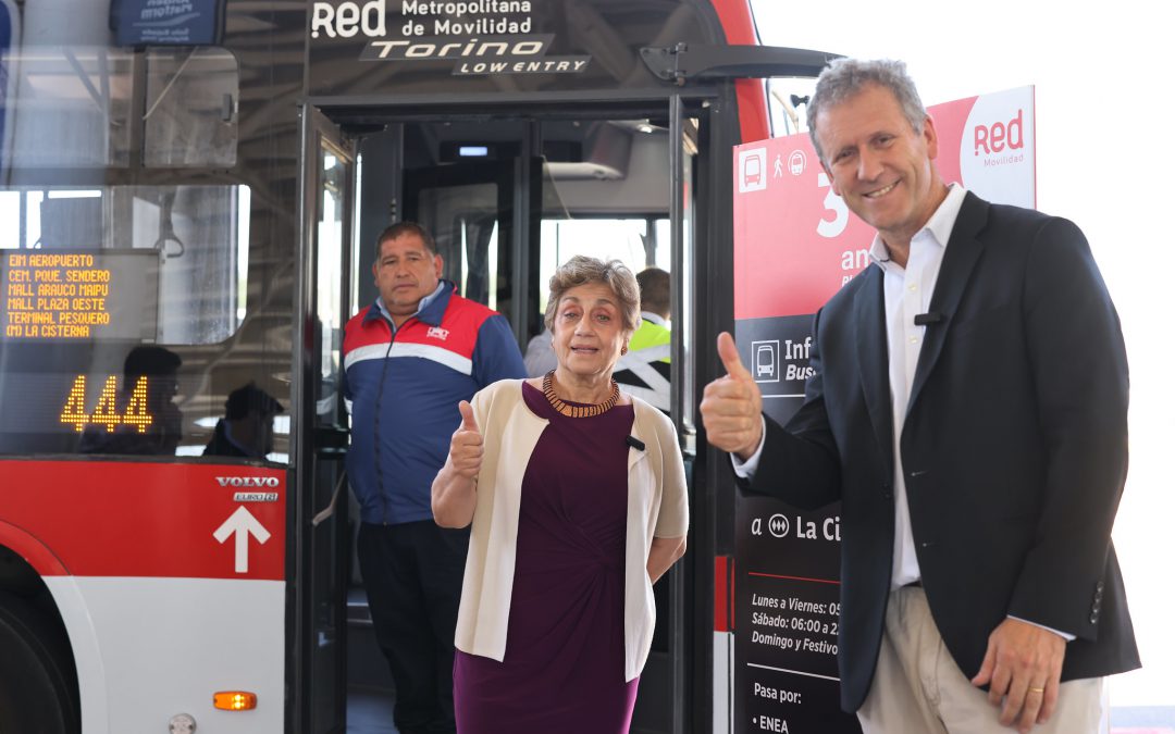 GOBIERNO LANZA NUEVO SERVICIO AL AEROPUERTO DE SANTIAGO DESDE ESTACIÓN LA CISTERNA.