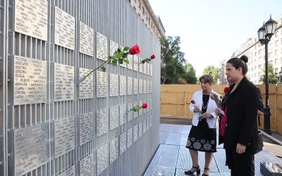 Autoridades visitan obras de “Mujeres en la Memoria”, memorial que recuerda a detenidas desaparecidas y ejecutadas políticas