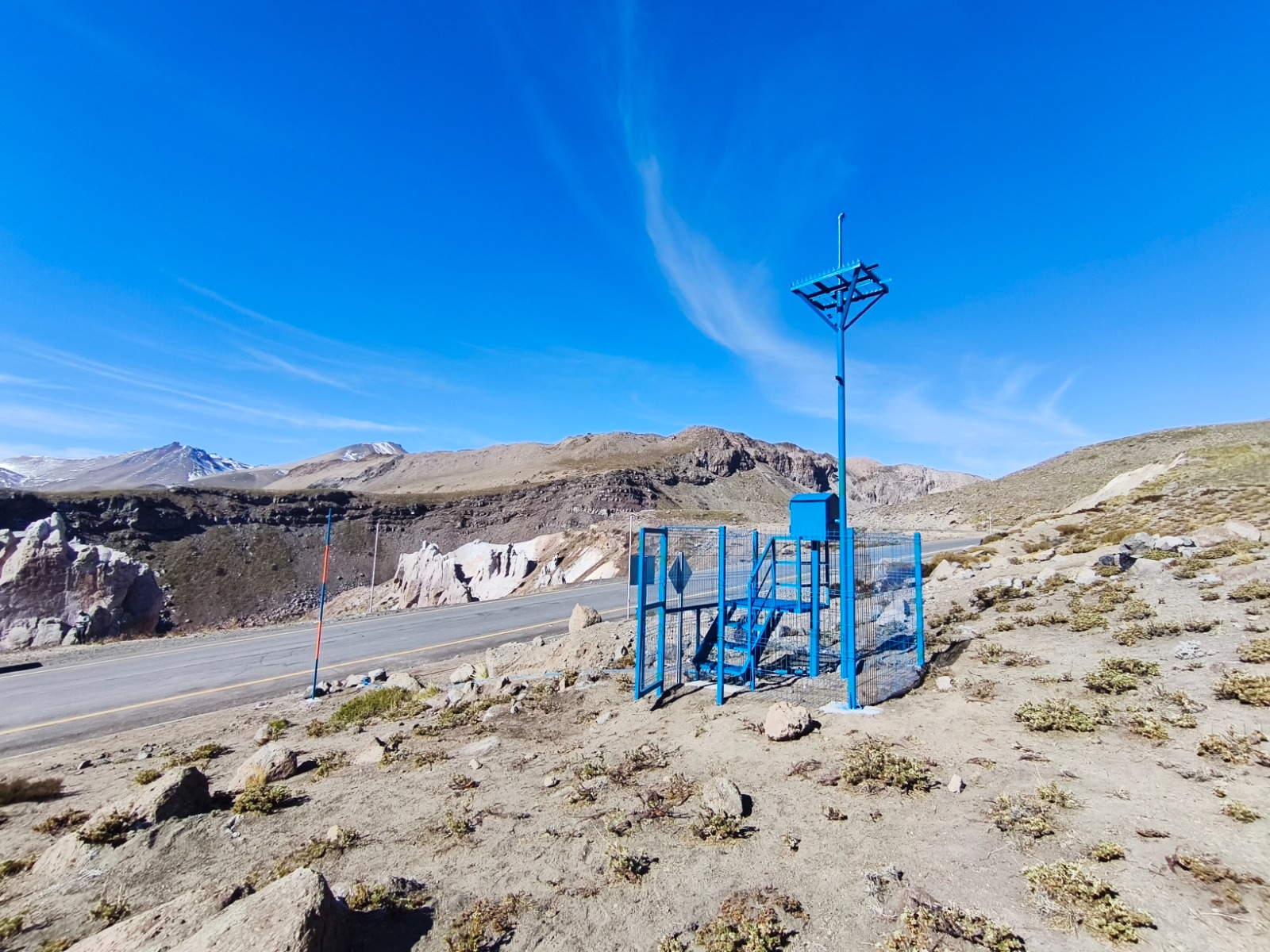 Planeamiento y DGA del MOP fortalecen el monitoreo de aguas subterráneas y el análisis de remociones en masa con nueva estación piezométrica en la Ruta 115-CH